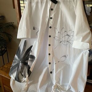 Oversized white shirt with mandarin collar ! Size s med fits like a large
